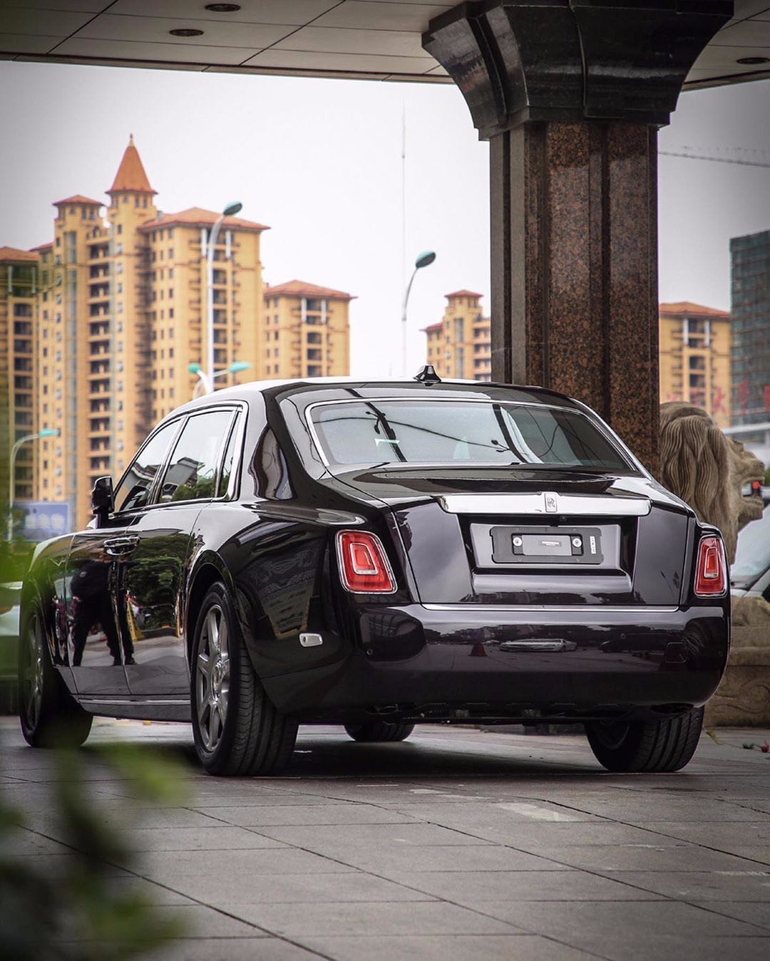 新款劳斯莱斯幻影顶级豪华老板座驾