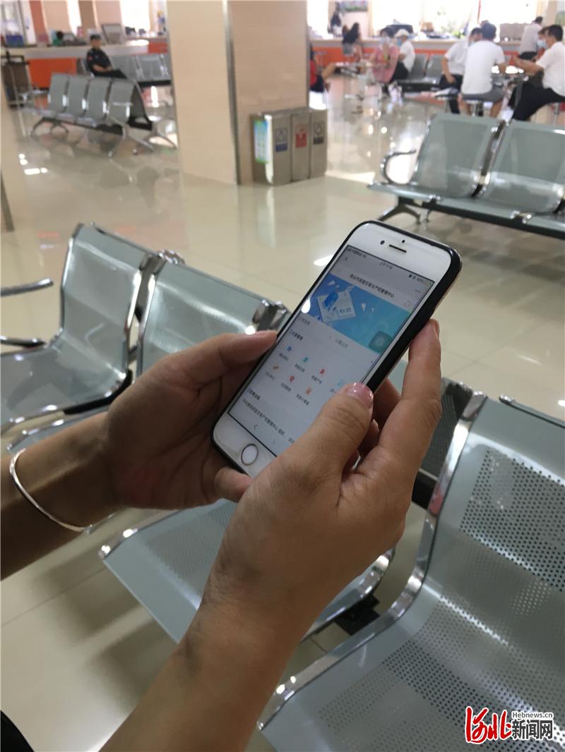 得益于“云上邢台”建设，邢台市民可以借助该市住建局房产交易中心APP，自助办理相关业务。