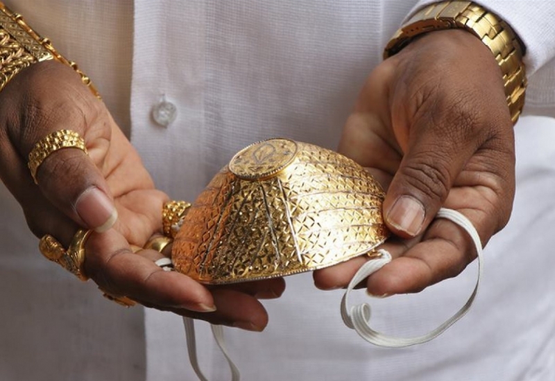 造价2万8！印度男子戴金口罩炫富，有用？