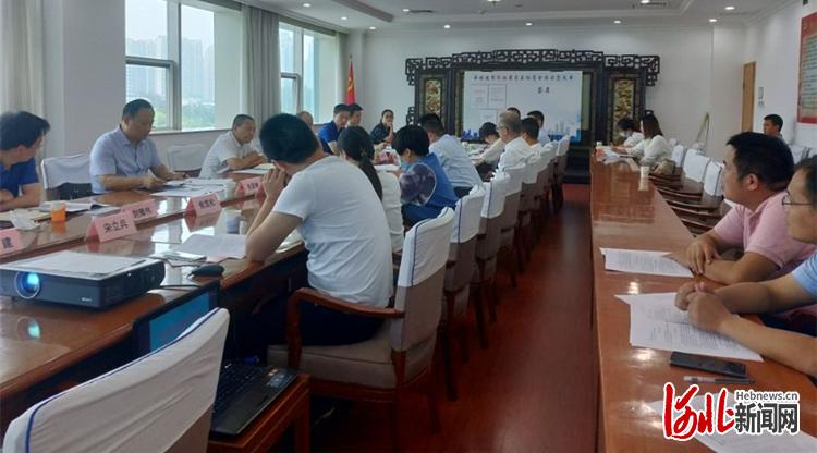 7月10日,河北省消费者权益保护委员会联合河北省住房和房地产协会召开座谈会,推广河北省房屋租赁合同示范文本。 图为座谈会现场。 河北日报记者宋平摄