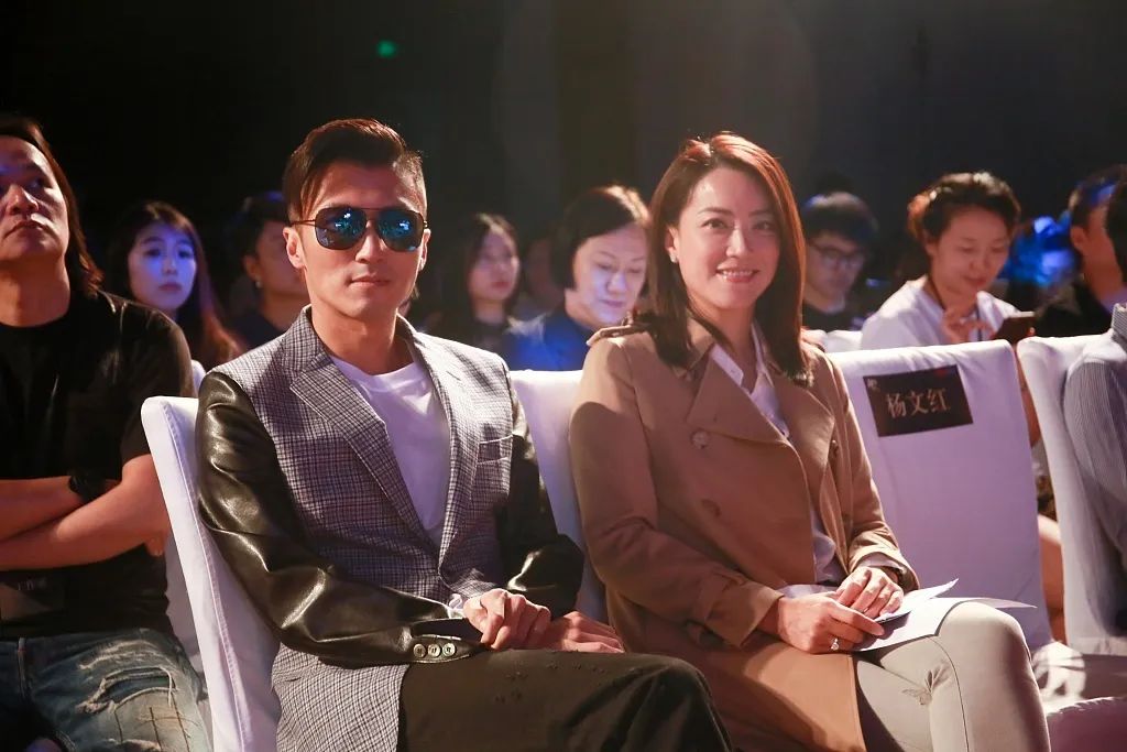 但霍汶希却知道他性格叛逆,慢慢找出两人之间的相处方式,取的信任之后