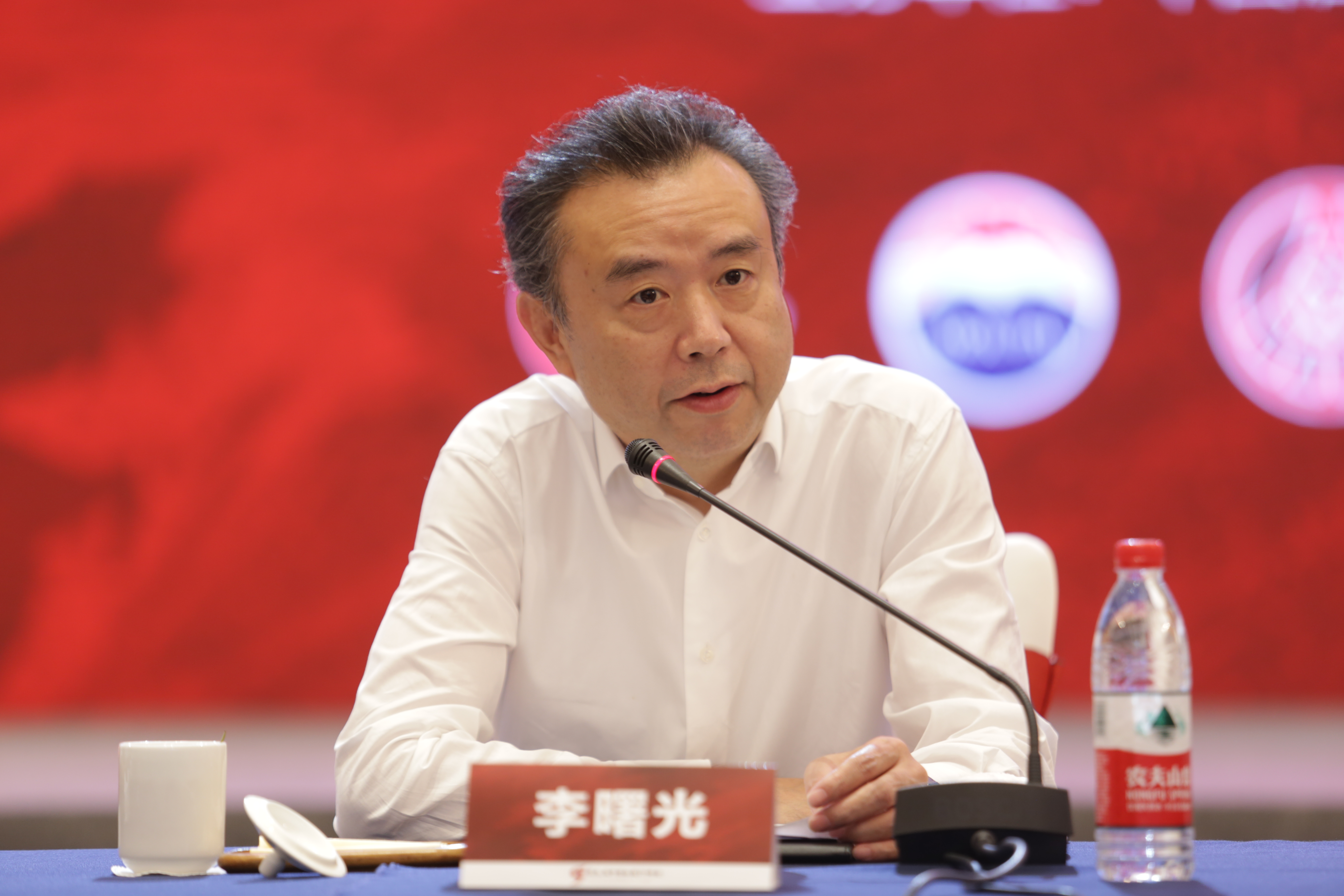 李曙光把握后疫情时代新机遇开创结构性繁荣新格局