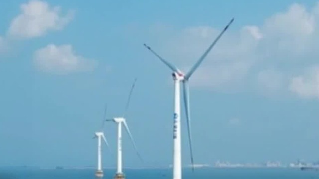 国内首台10兆瓦海上风电机组成功并网发电