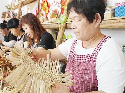 秦皇島:草編工藝品走俏海外