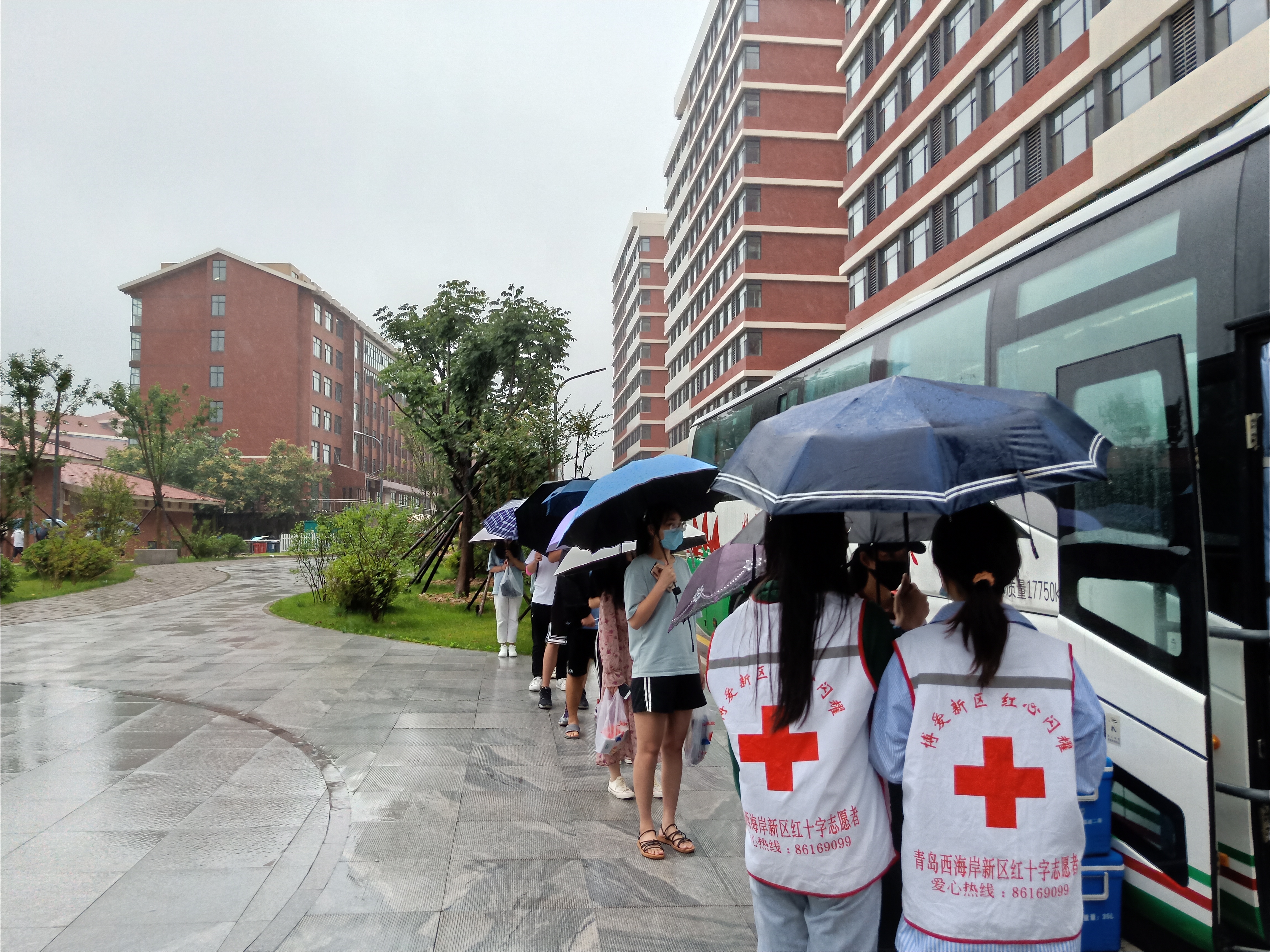 青岛理工大学组织“为战疫助力,为生命接力” 无偿献血支援湖北灾区