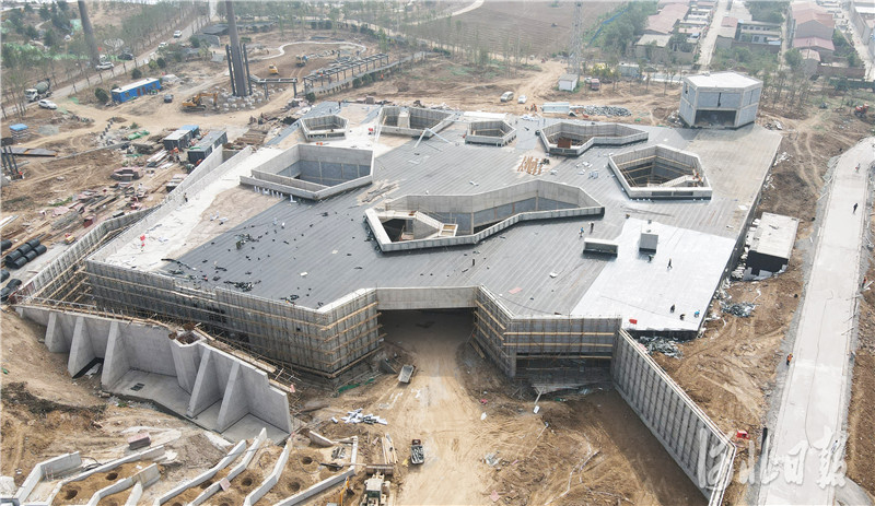 2020年7月21日拍摄的河北省第四届园林博览会园博园内“涧沟陈列馆”建设现场。（无人机照片）河北日报记者史晟全摄影报道