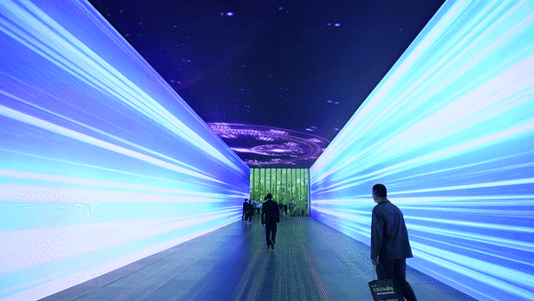 展馆内的"时光隧道"