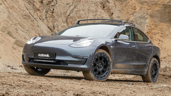 特斯拉Model 3越野版曝光：车身升高+四驱 动力远超丰田陆巡