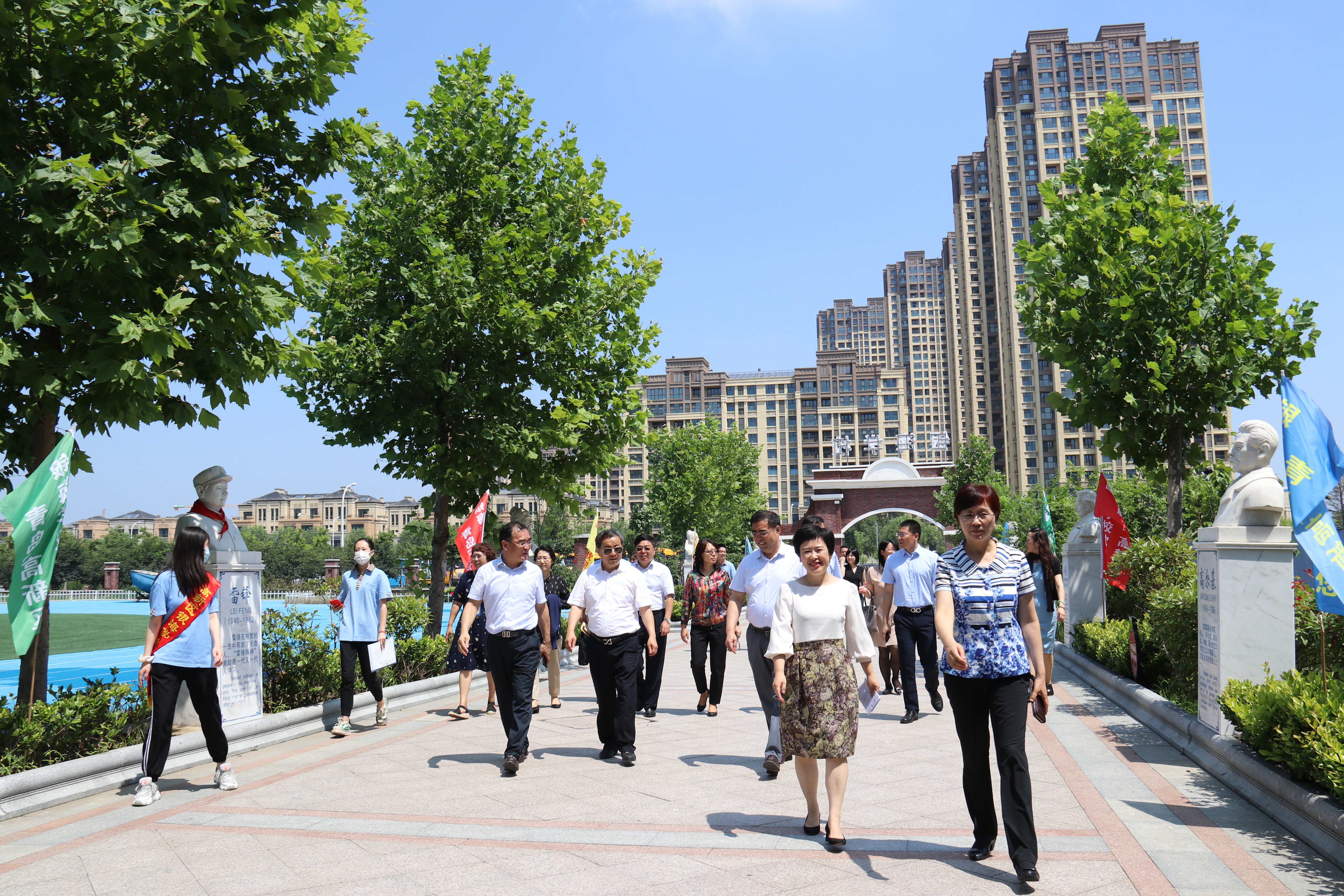 市人大、市教育局领导莅临海大附属银海学校视察指导工作