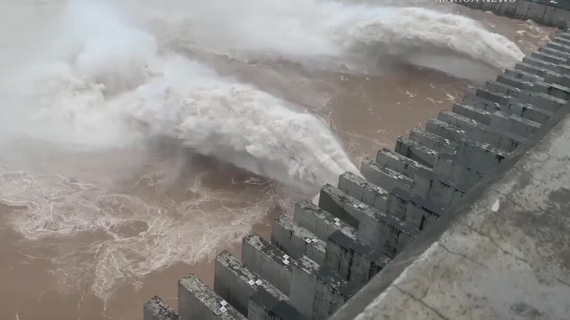 现场：今年入汛以来最大洪水抵达三峡