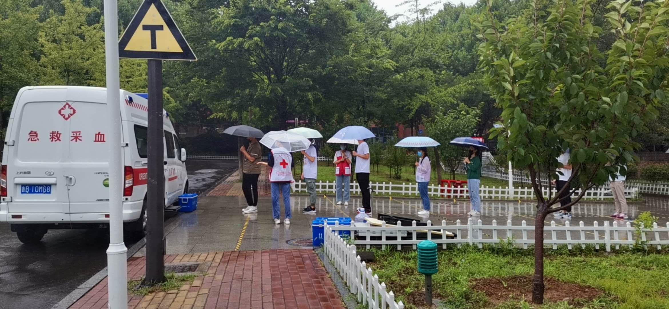 青岛理工大学组织“为战疫助力,为生命接力” 无偿献血支援湖北灾区