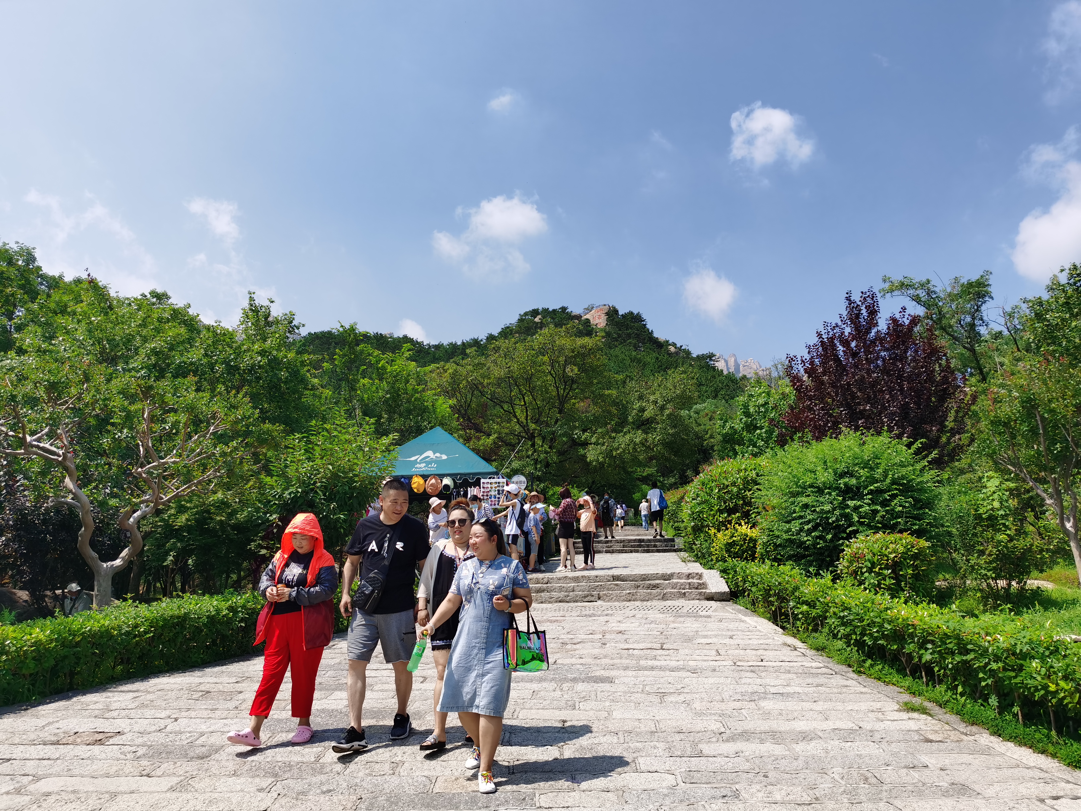 免門票服務不打折嶗山風景區免票首日迎來客流高峰