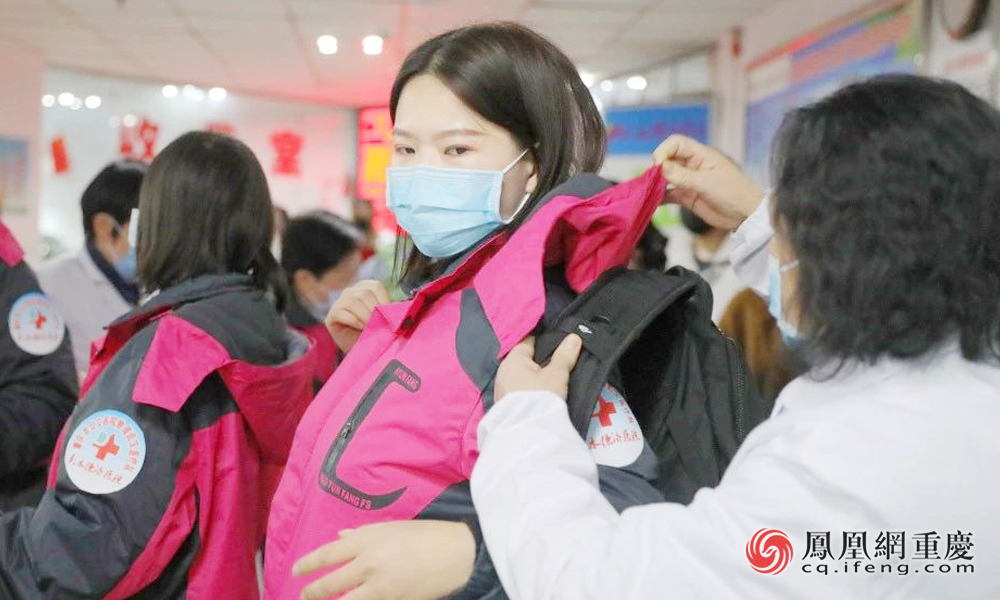 2月18日，姚素鑫与她的队友一起驰援武汉。