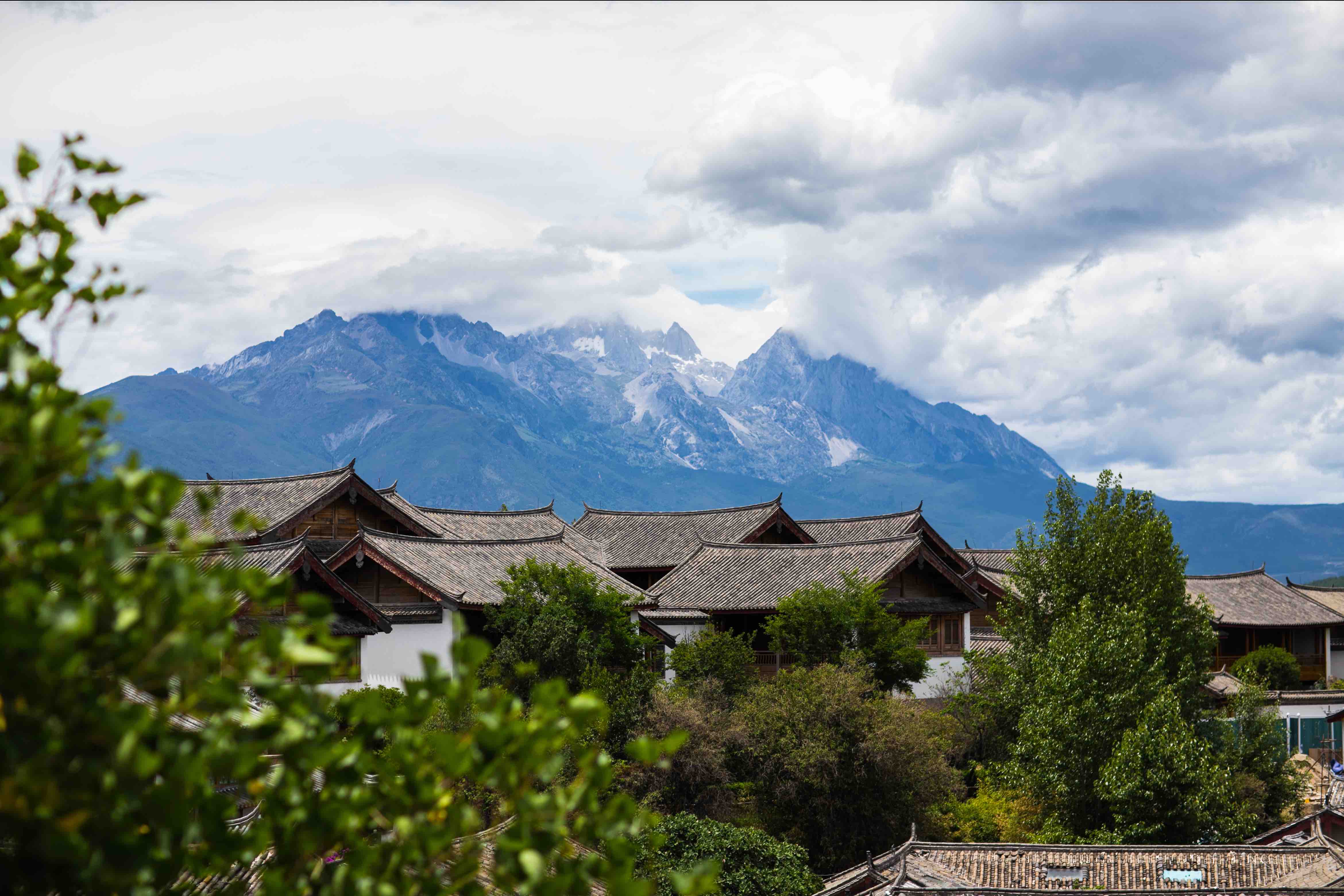 远眺玉龙雪山