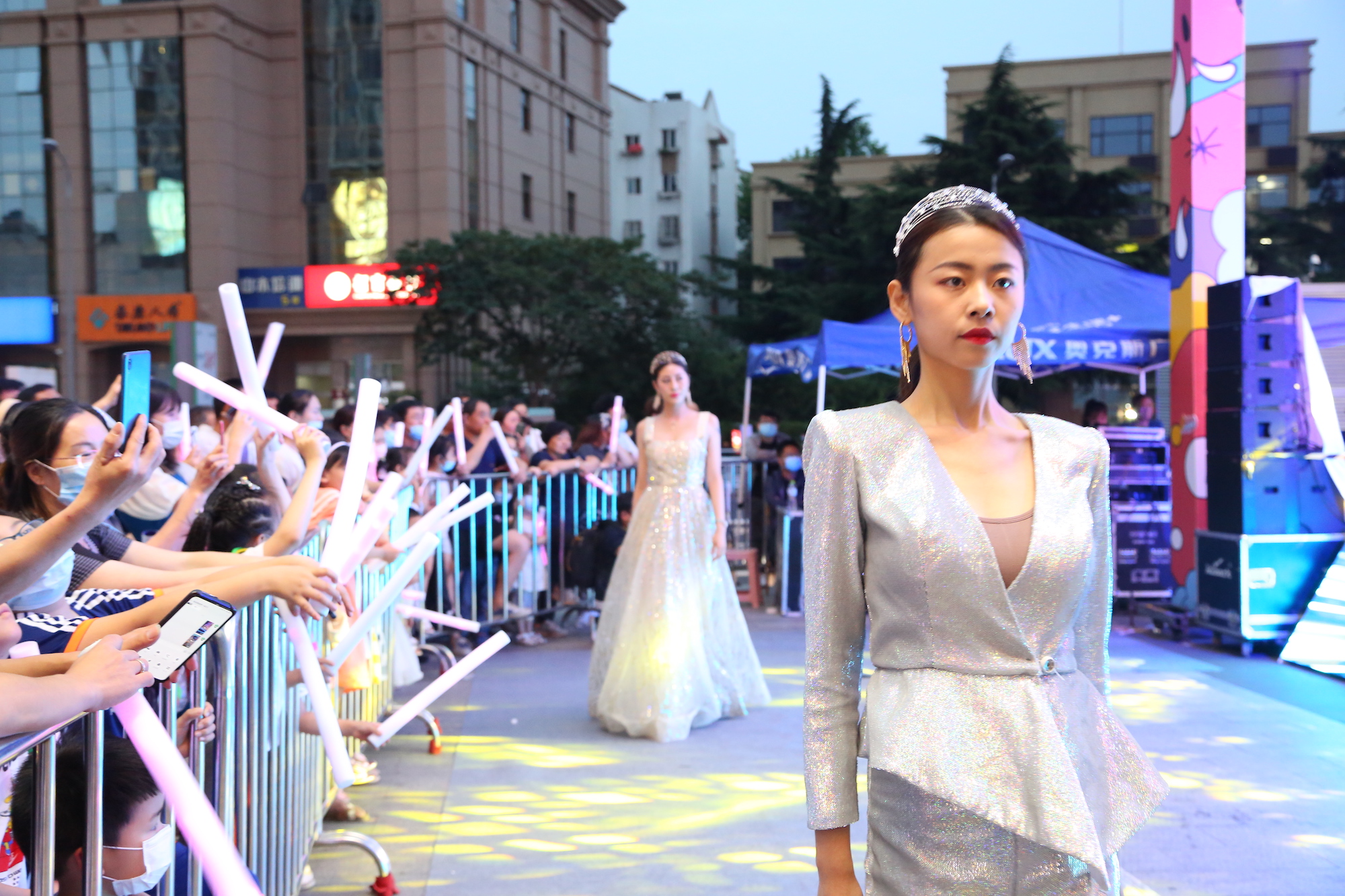 如约2至 瓜分美好｜青岛奥克斯广场2周年庆圆满落幕 