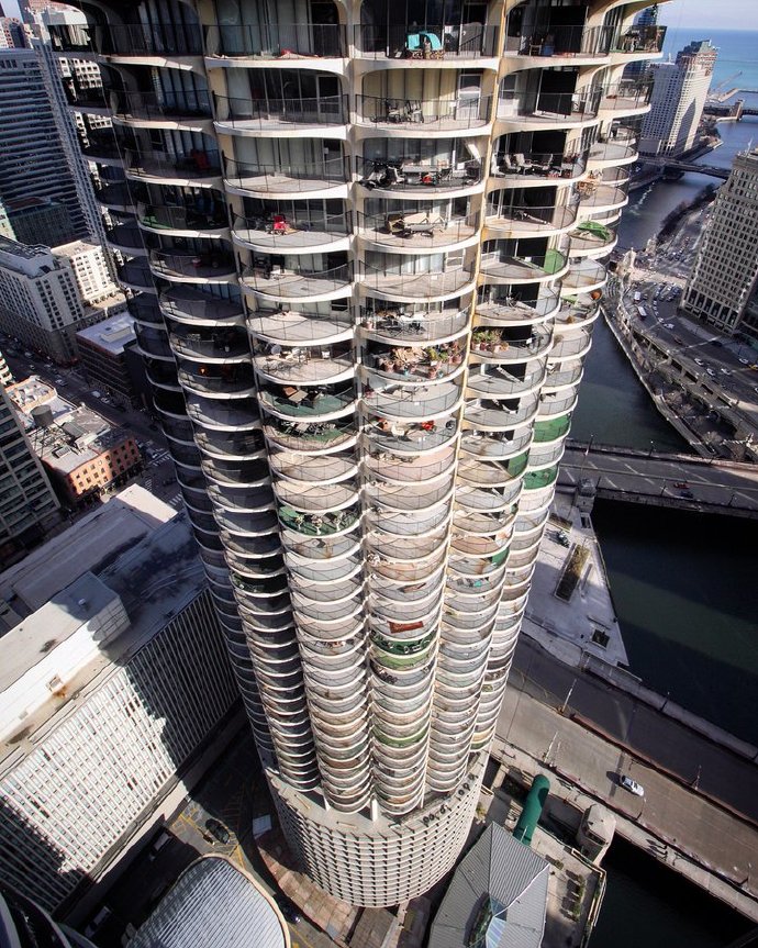 在最饿的时候,看美国芝加哥的烤玉米双子城,是一种什么感受?