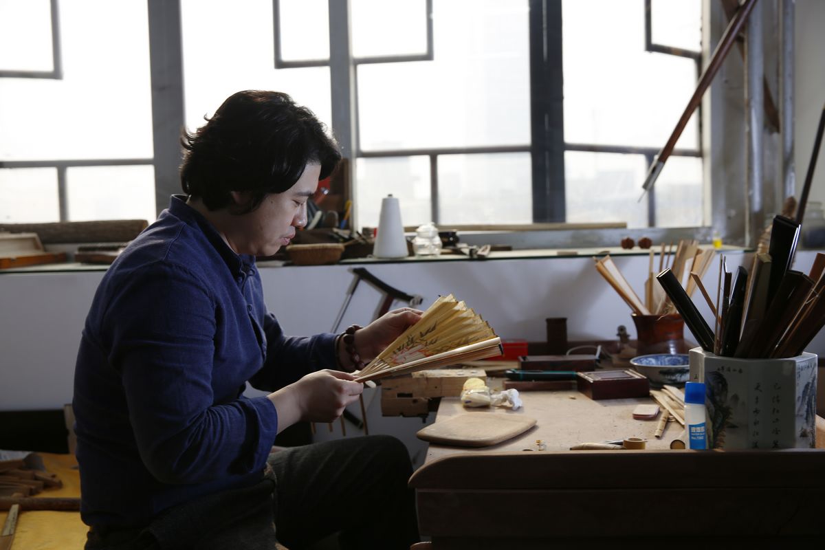 “扇痴”杜欣然趣话“有容堂”