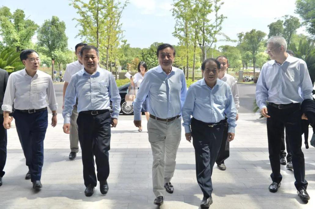 点击图片看原样大小图片