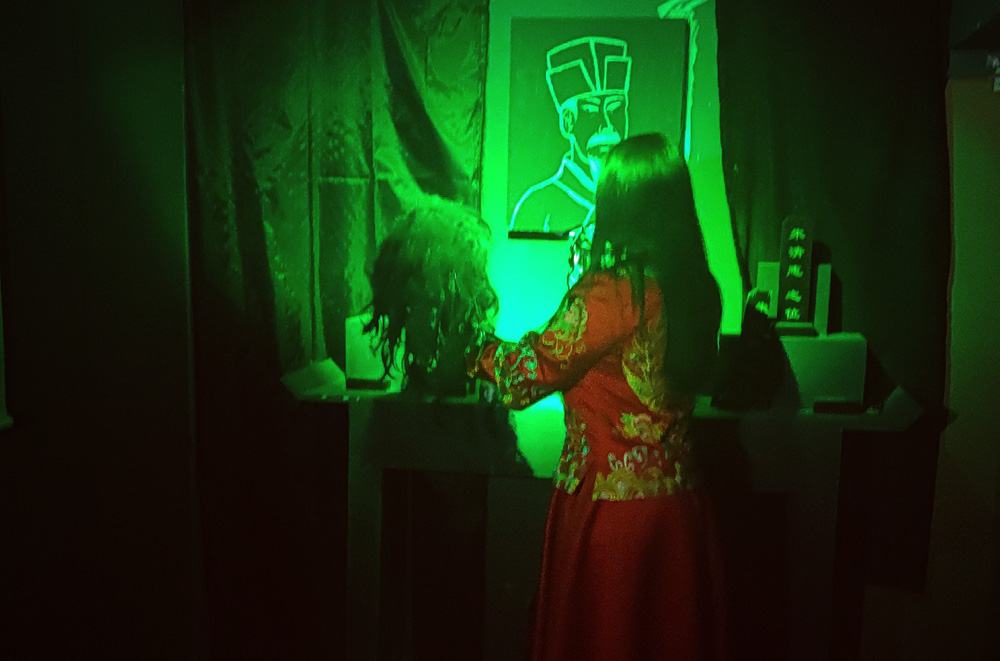 在怪谈里,NPC雯雯的扮演的是一位带有恐怖色彩的“新娘” 受访者供图