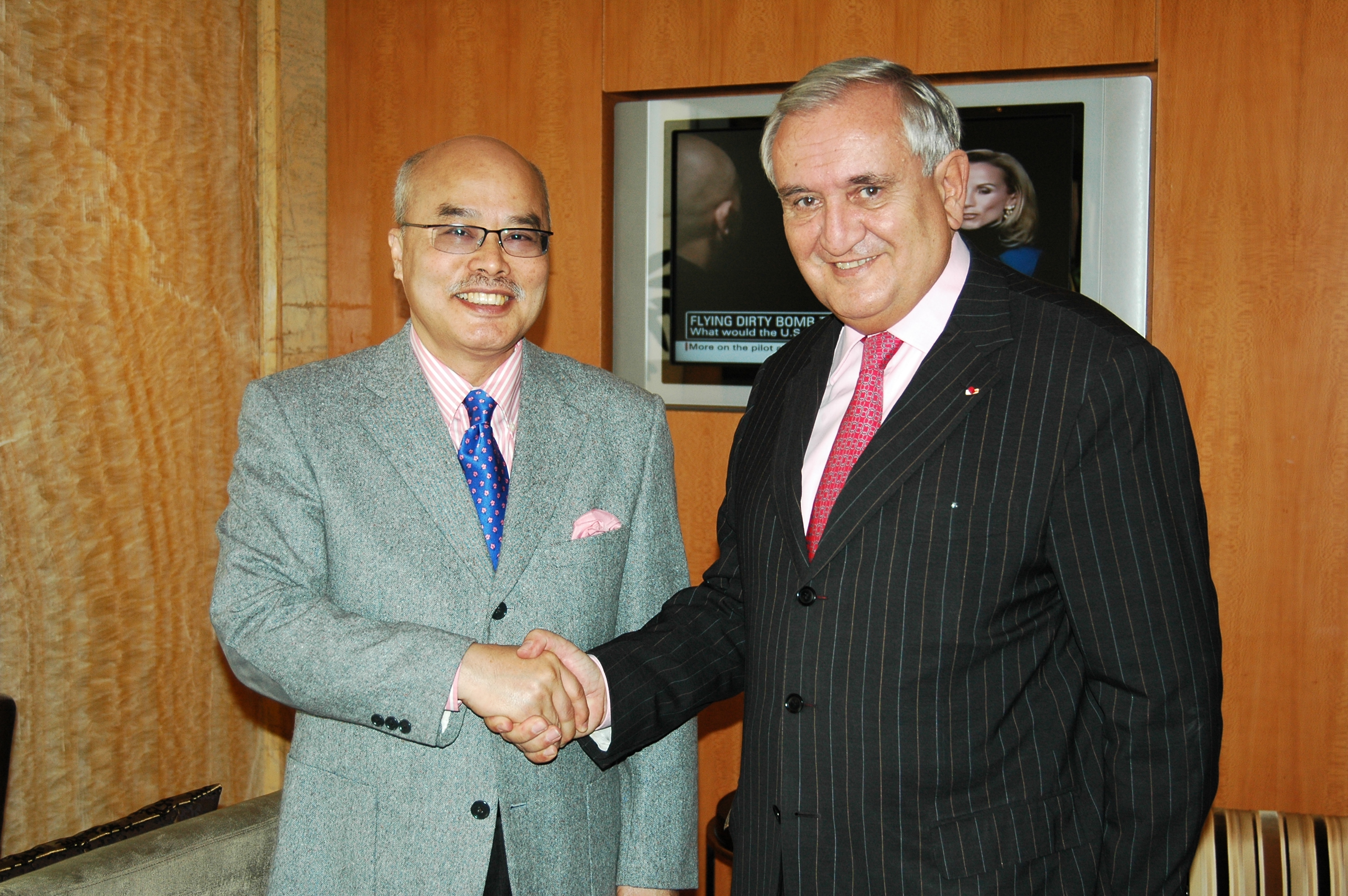 法国前总理拉法兰 (Jean-Pierre Raffarin)