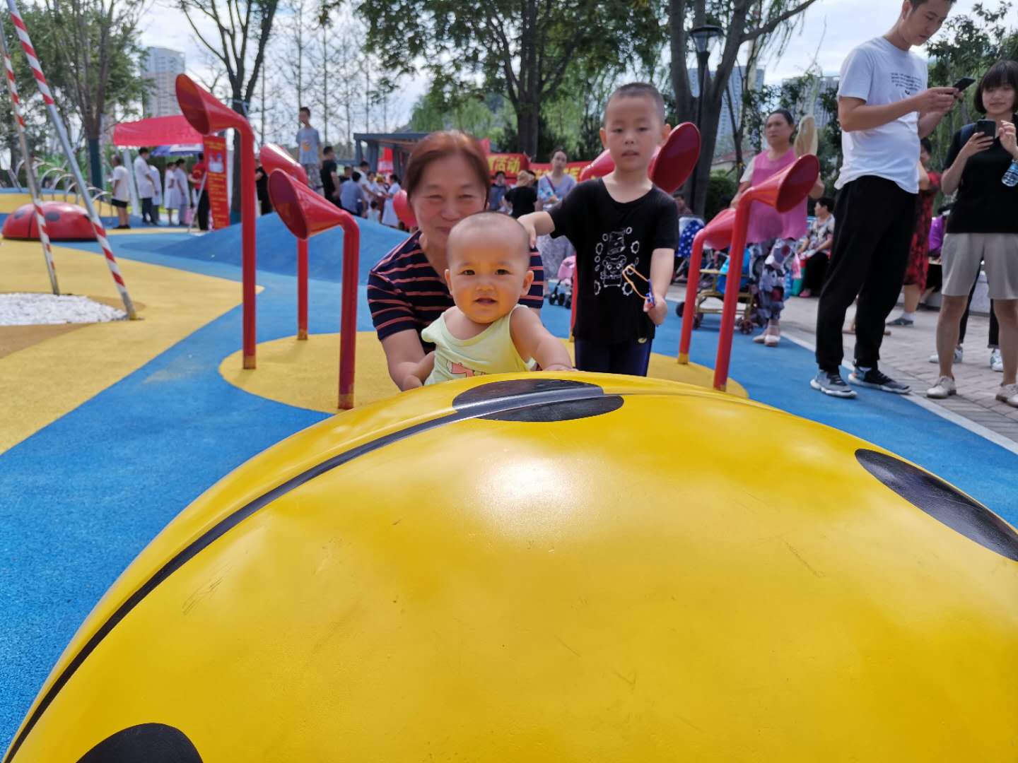 槐荫区17000平米的康养公园拍了拍你，位置在这里！