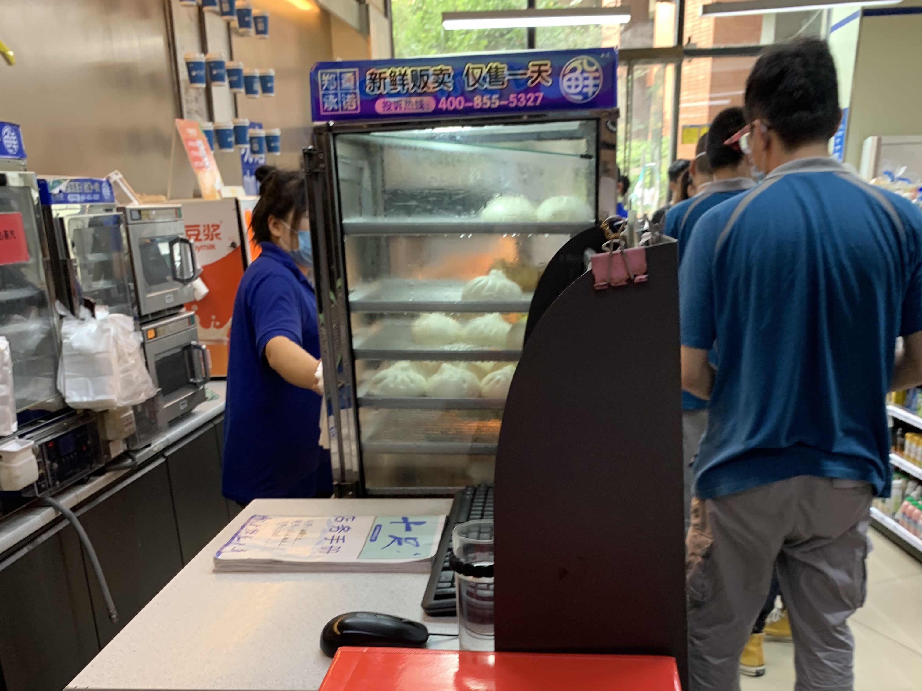 7月27日，超市内的监控台，警方在此处调取监控。 新京报记者 赵翔 摄