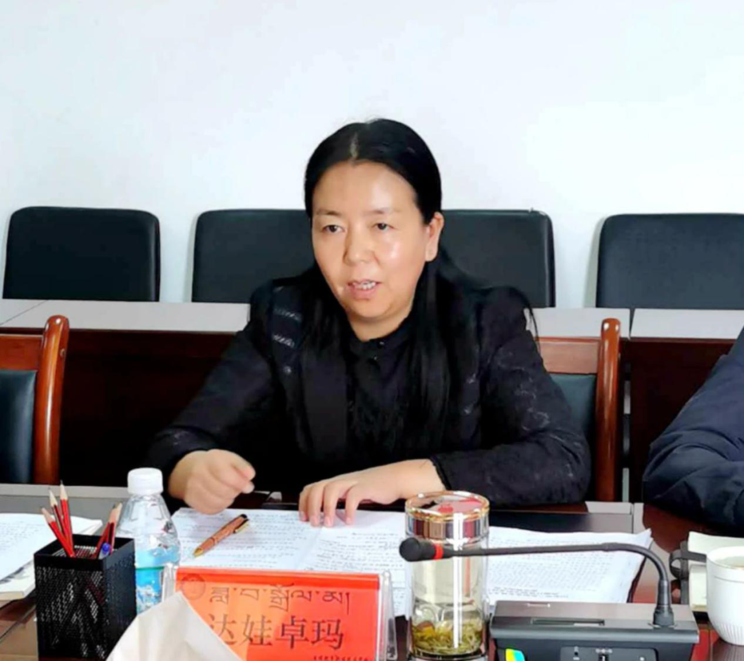 日喀则职业技术学校党委书记达娃卓玛讲话