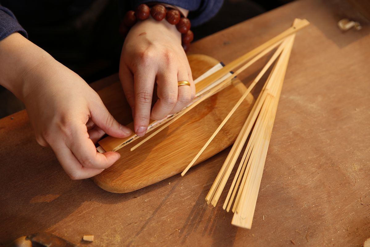 “扇痴”杜欣然趣话“有容堂”