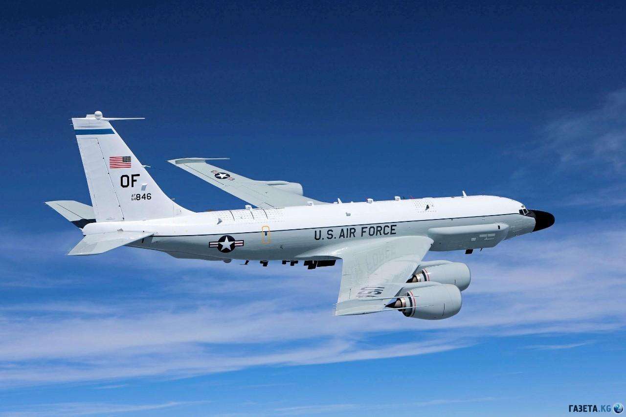 本次在黑海上空被俄軍攔截的美偵美軍RC-135偵察機(jī)前一段時(shí)間也曾闖入南海
