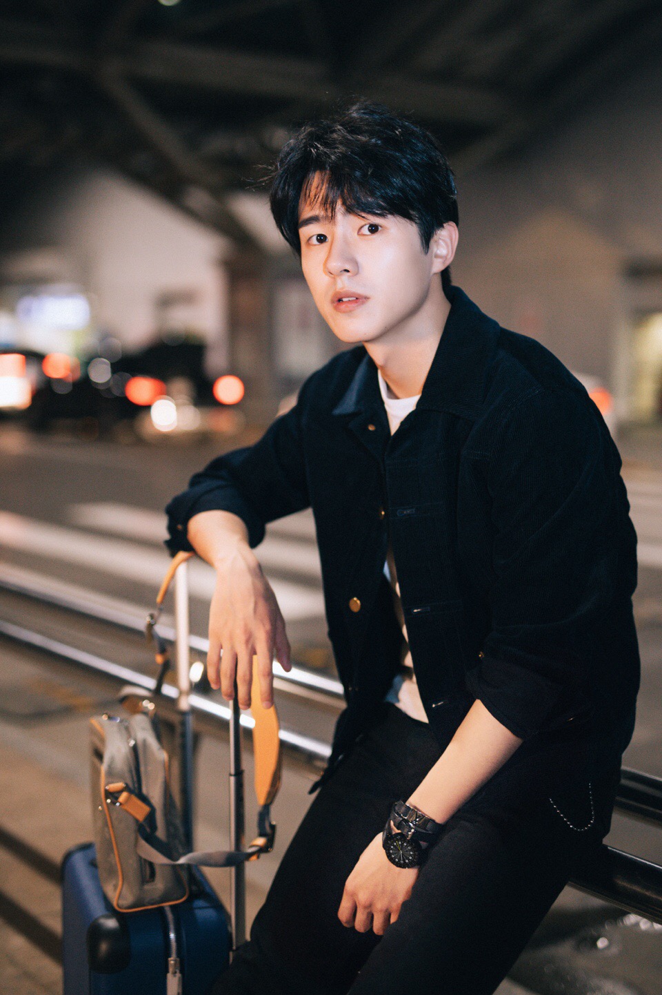 佛系少年刘昊然的时尚完成 都靠经得起考验的颜值了