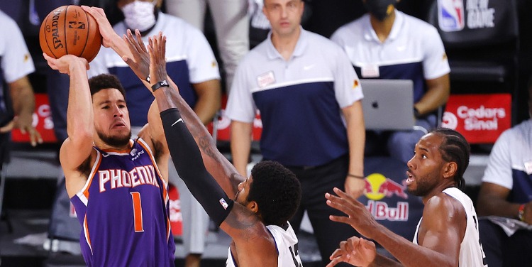 雄鹿豪赌布克组成超级后场