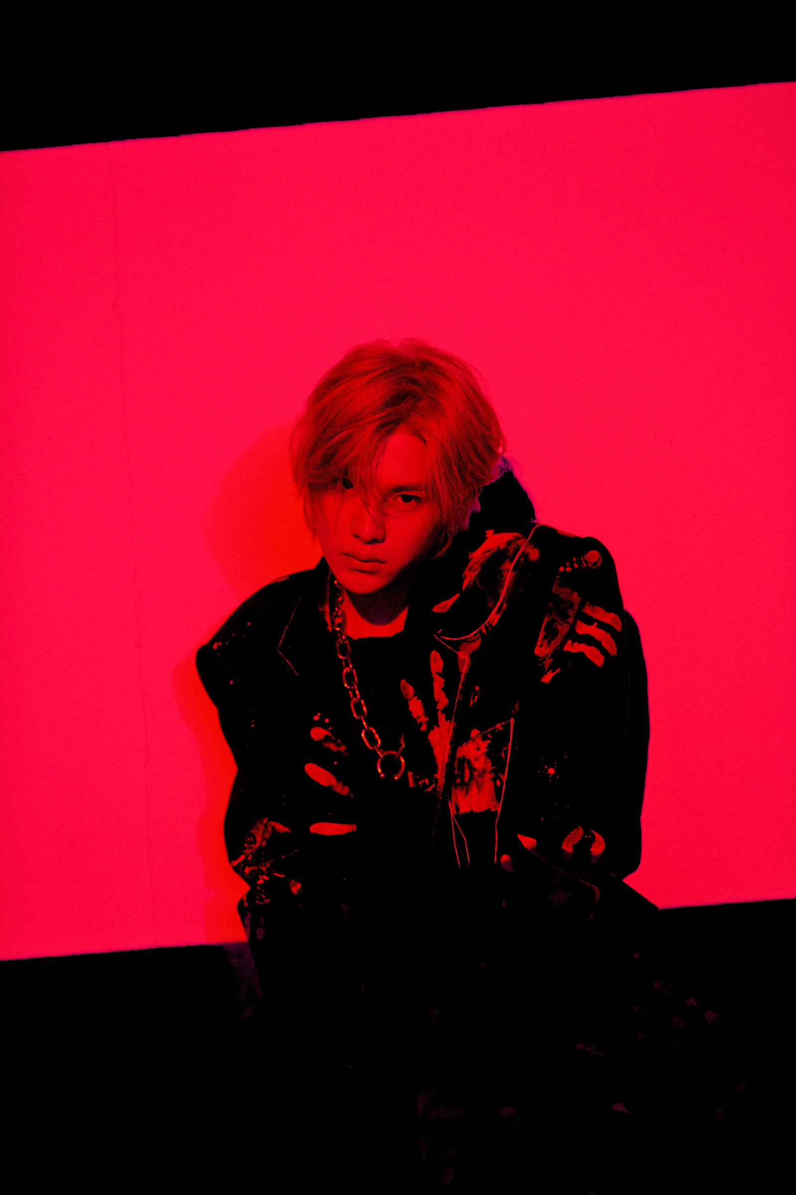 黄明昊首张个人专辑18预售在青春的烈焰中与爱同行