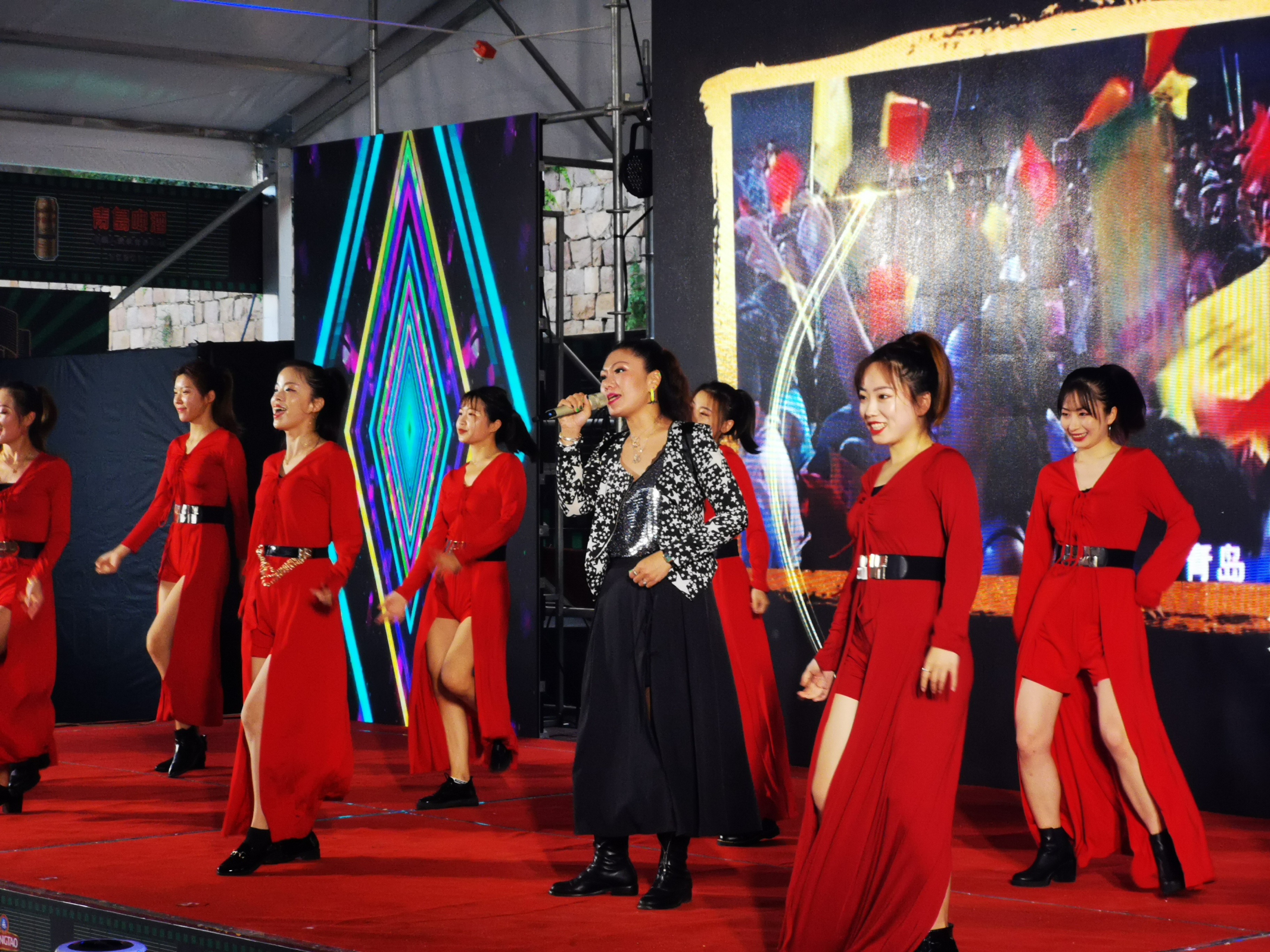 本土“红人”助阵啤酒节王哥庄会场 全民尽享烟火气