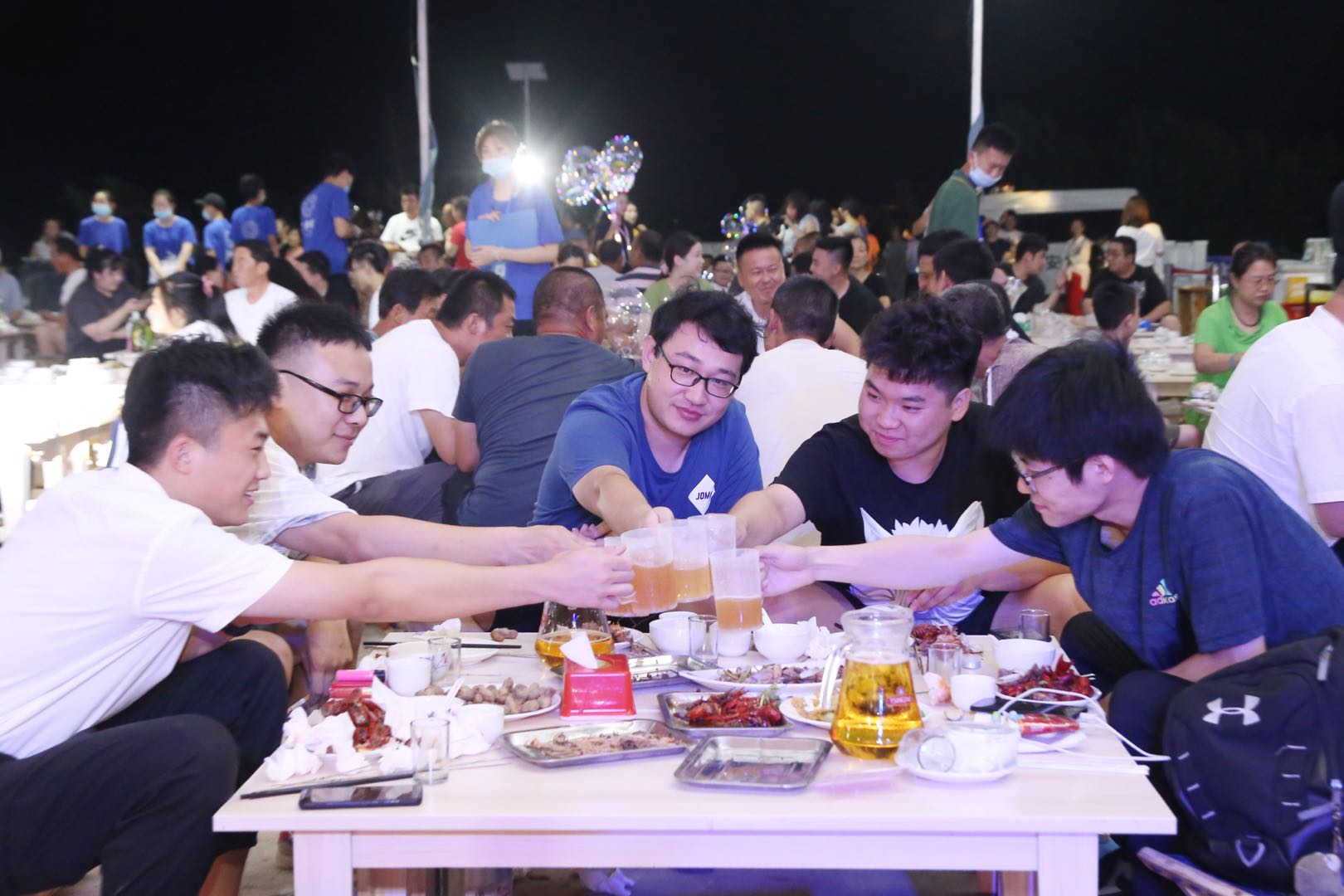 啤酒节崂山王哥庄分会场：啤酒小龙虾 畅游“一园”亲子乐
