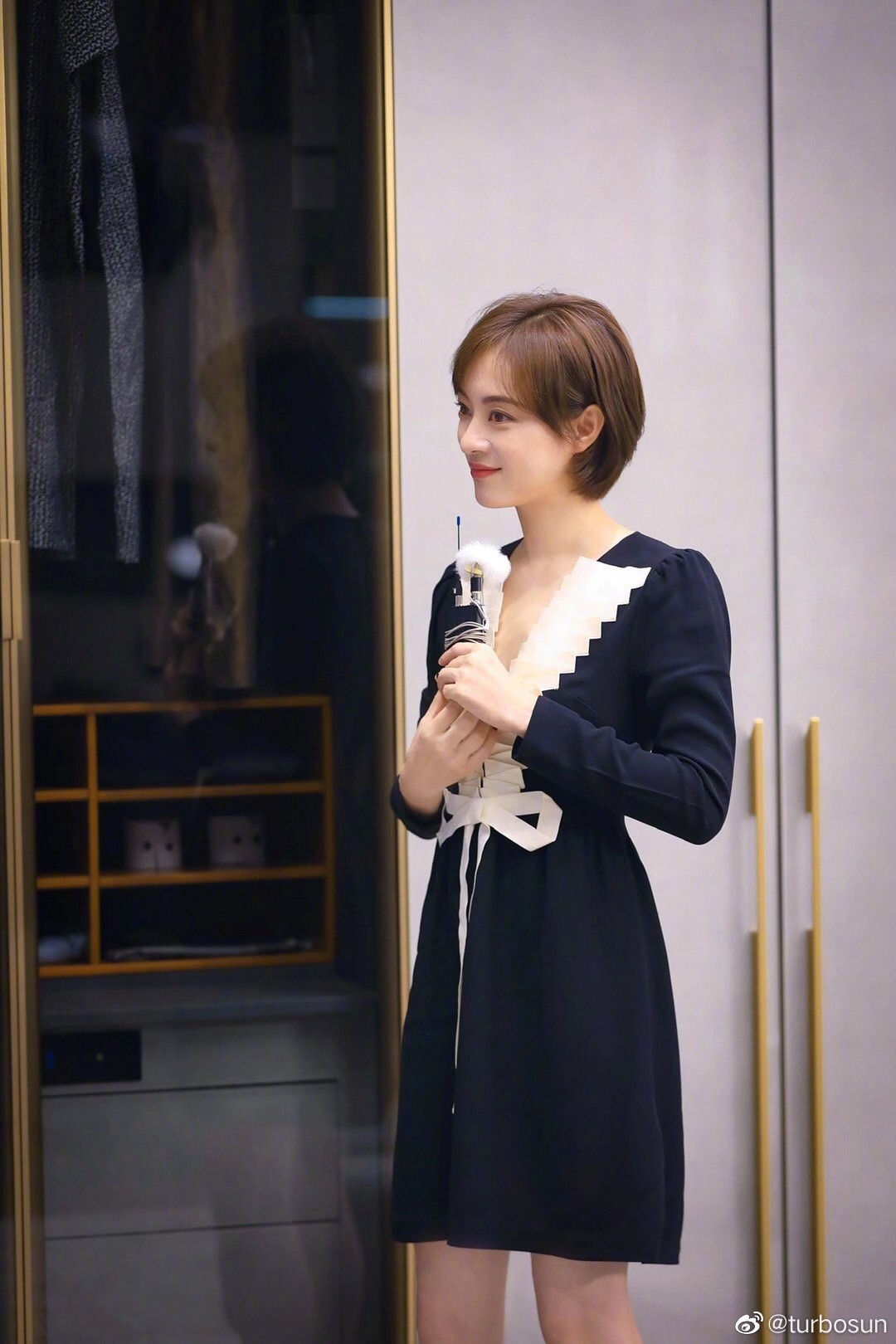 孙俪空降王炸揭晓3小时61243份订单欧派这场88安家包办节直播究竟有多