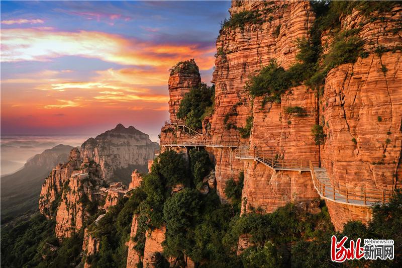 武安东太行景区一景。武安市着力推动旅游业提质增效，2019年实现旅游综合收入290.2亿元，接待游客2542.8万人次，同比分别增加90.3%、81.5%，旅游产业对就业贡献率达12.6%。武安市委宣传部供图