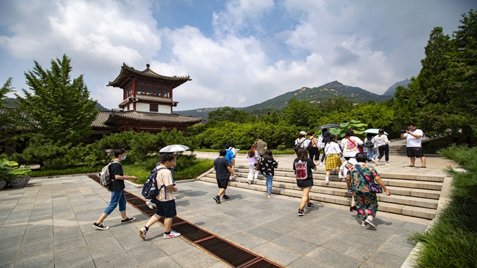 抓住夏天的小尾巴 佳期相会新甫山 向健康快乐出发