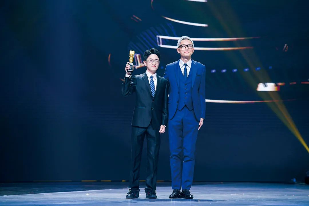 B站UP主简史:从搬运到自制从无偿到盈利,最终改变人生轨迹_凤凰网科技_凤凰网