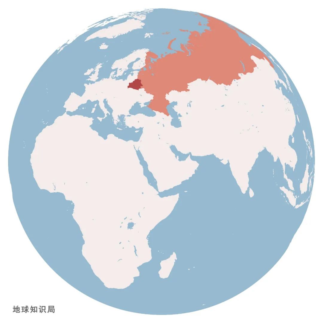 头。俄罗斯旁边这个就是白俄罗斯了面积相当于2个浙江，人口接近1000万▼尽管卢卡申科先前已经保证过，