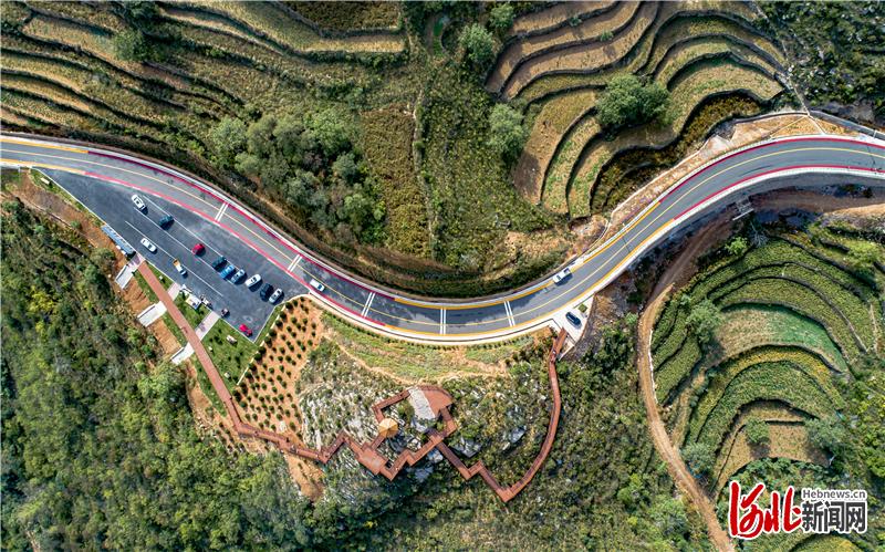 白云大道是武安打造的5条风景大道之一。通讯员 李树峰 摄