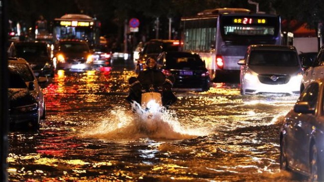 北京迎入汛最强暴雨