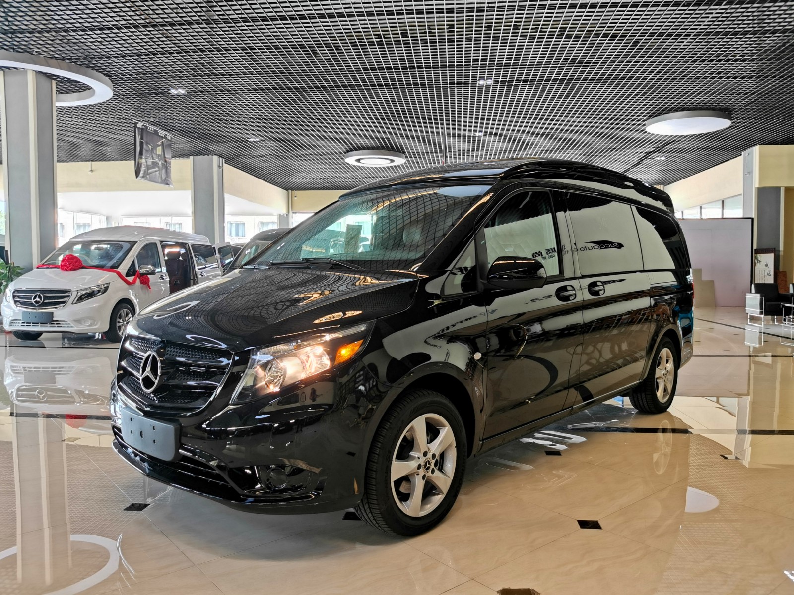 奔驰v260l改装商务车高顶七座现车在售