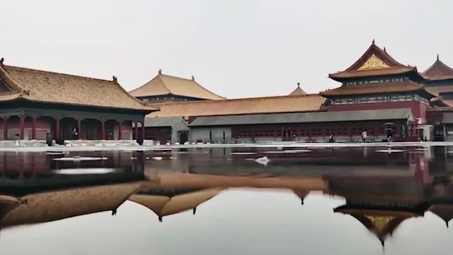 绝美！北京故宫雨后倒影 每一帧都是屏保
