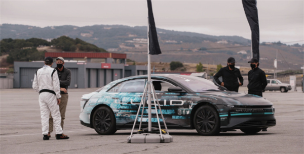 特斯拉遭美国造车新势力挑战！知名媒体实测Lucid Air 跑出近800公里续航