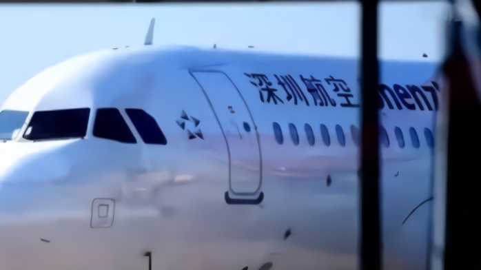 突发！ 深圳航空一架客机飞行高度骤降近6000米现已安全返航