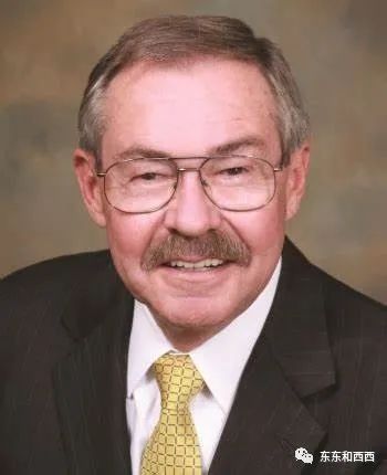 朱莉和皮特都老成这样了?当年爱得要死要活,如今拼得你死我活… 朱莉和皮特都老成这样了?当年爱得要死要活,如今拼得你死我活…