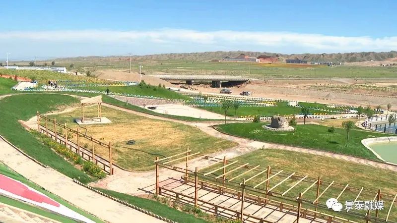 醉美桃花村靓丽南大门 甘肃景泰这块仙境藏不住了！