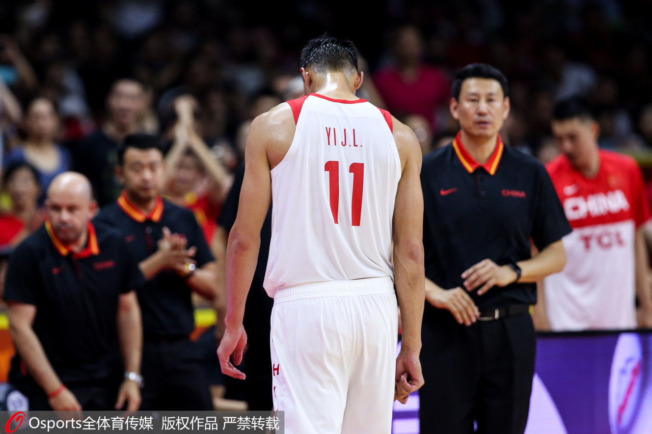 面对中国男篮的落后,阿联独木难支。