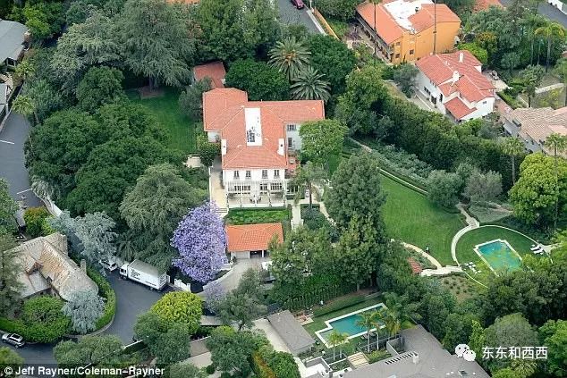 朱莉和皮特都老成这样了?当年爱得要死要活,如今拼得你死我活… 朱莉和皮特都老成这样了?当年爱得要死要活,如今拼得你死我活…