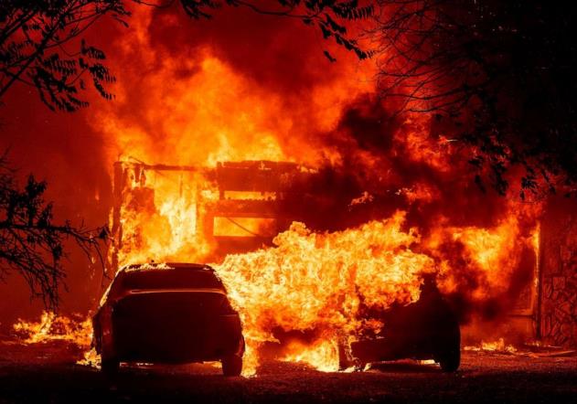 海外网|加州72小时内遭上万次雷击：引发数百起火灾，大量房屋被毁